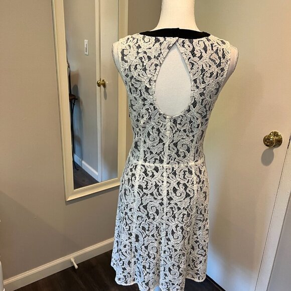 Victoria's Secret Cream Lace Midi Dress with Black Bow, Size 6 - Picture 10 of 16